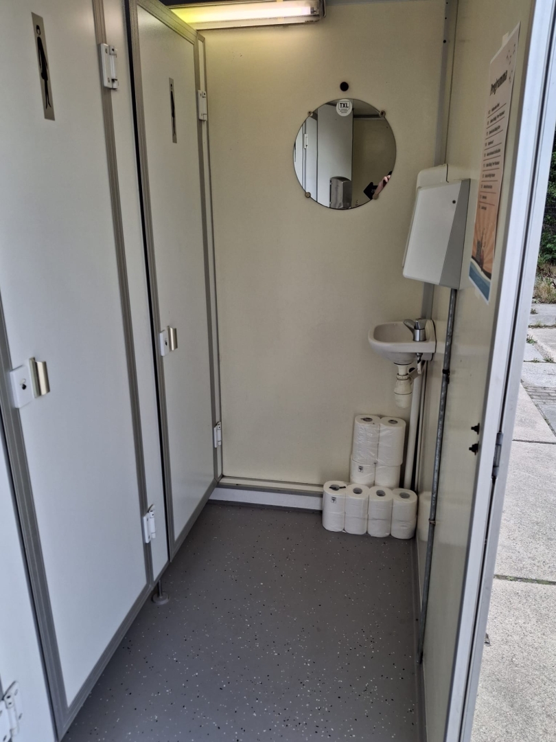 Toiletwagen Texel 4 toiletten en 3 urinoirs (Per dag/avond)