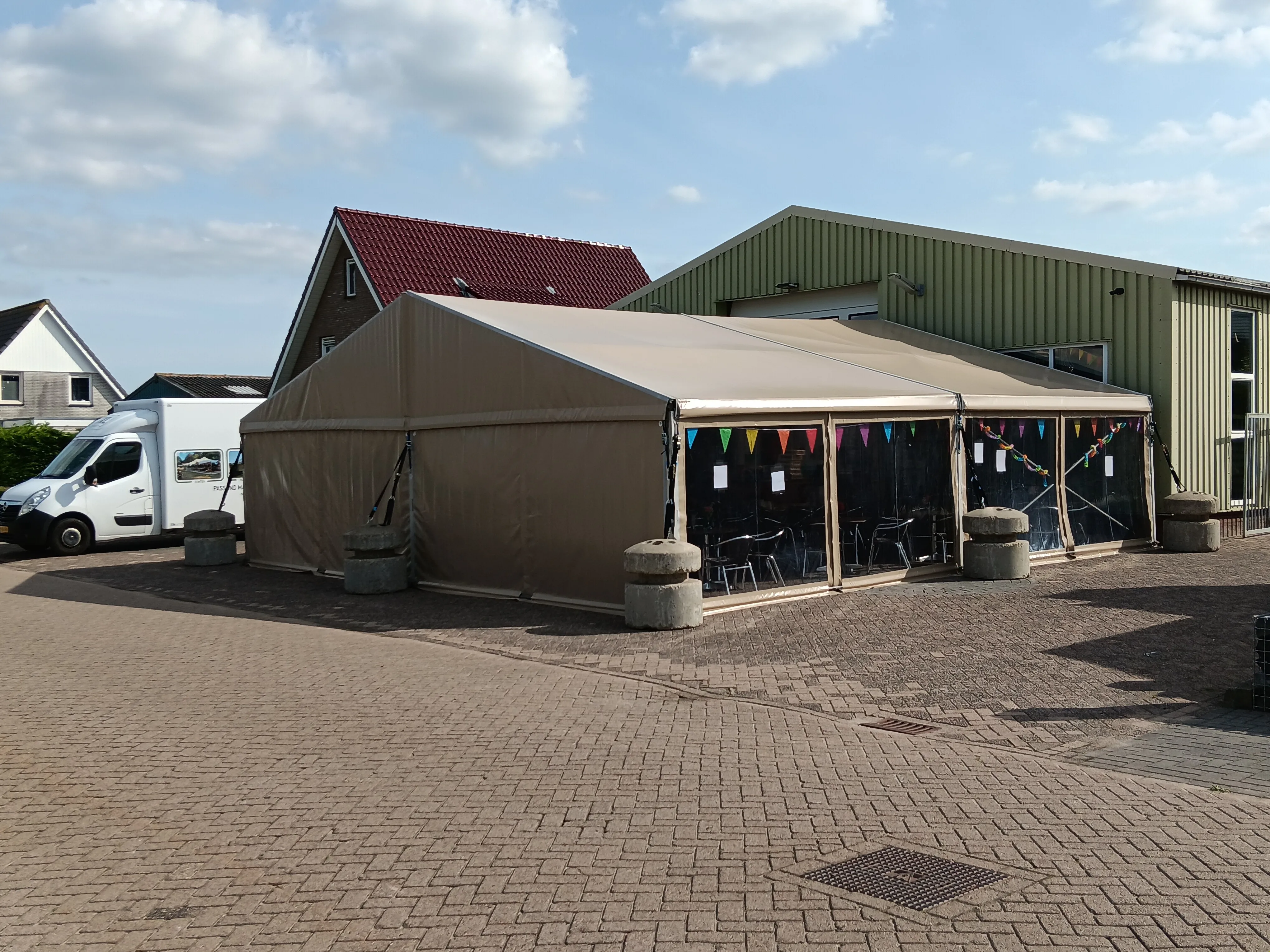 Tent aluHal H10 in zandkleur (Nieuw)