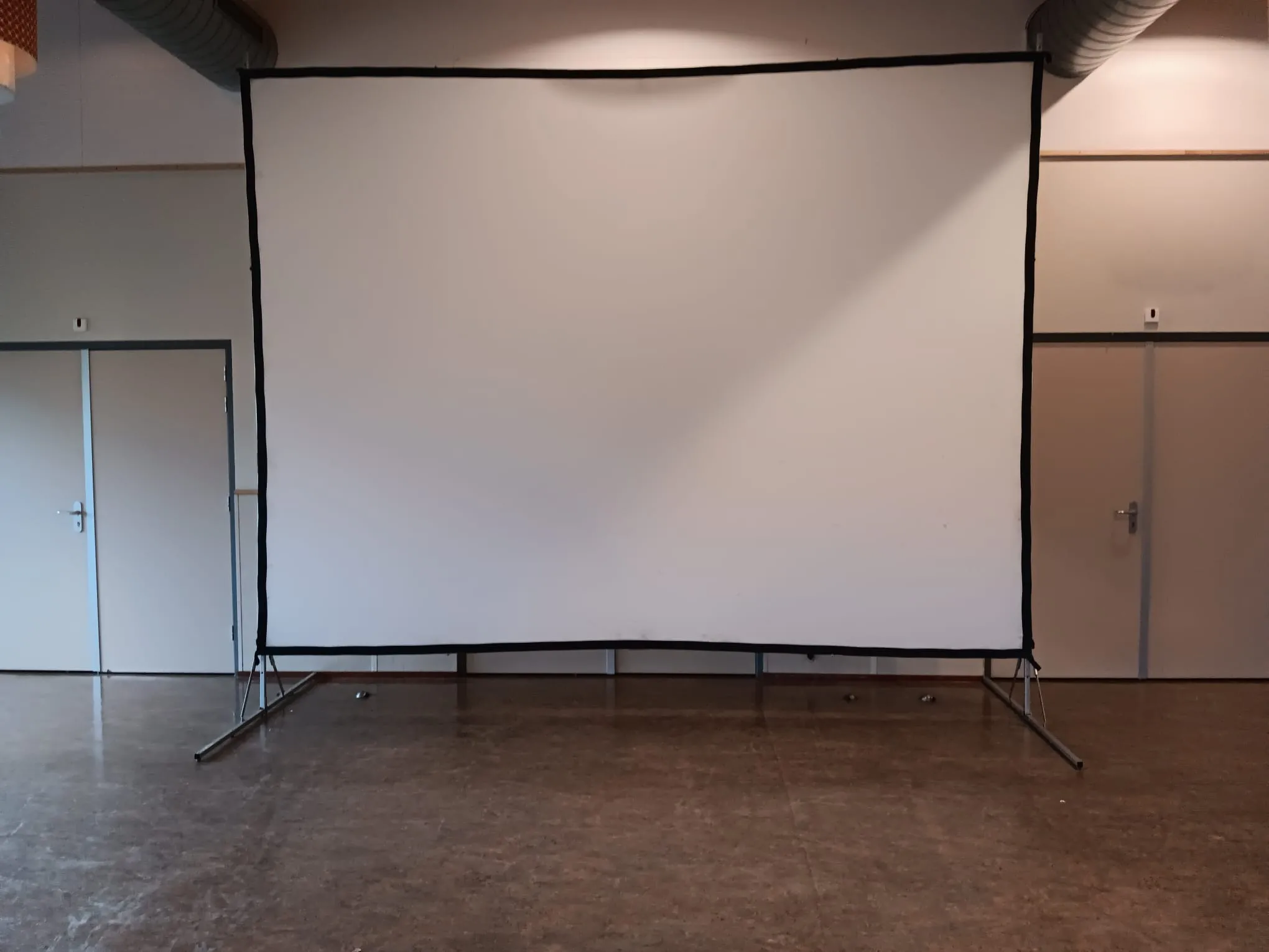 Projectiescherm opzicht 320 x 427 cm met frame