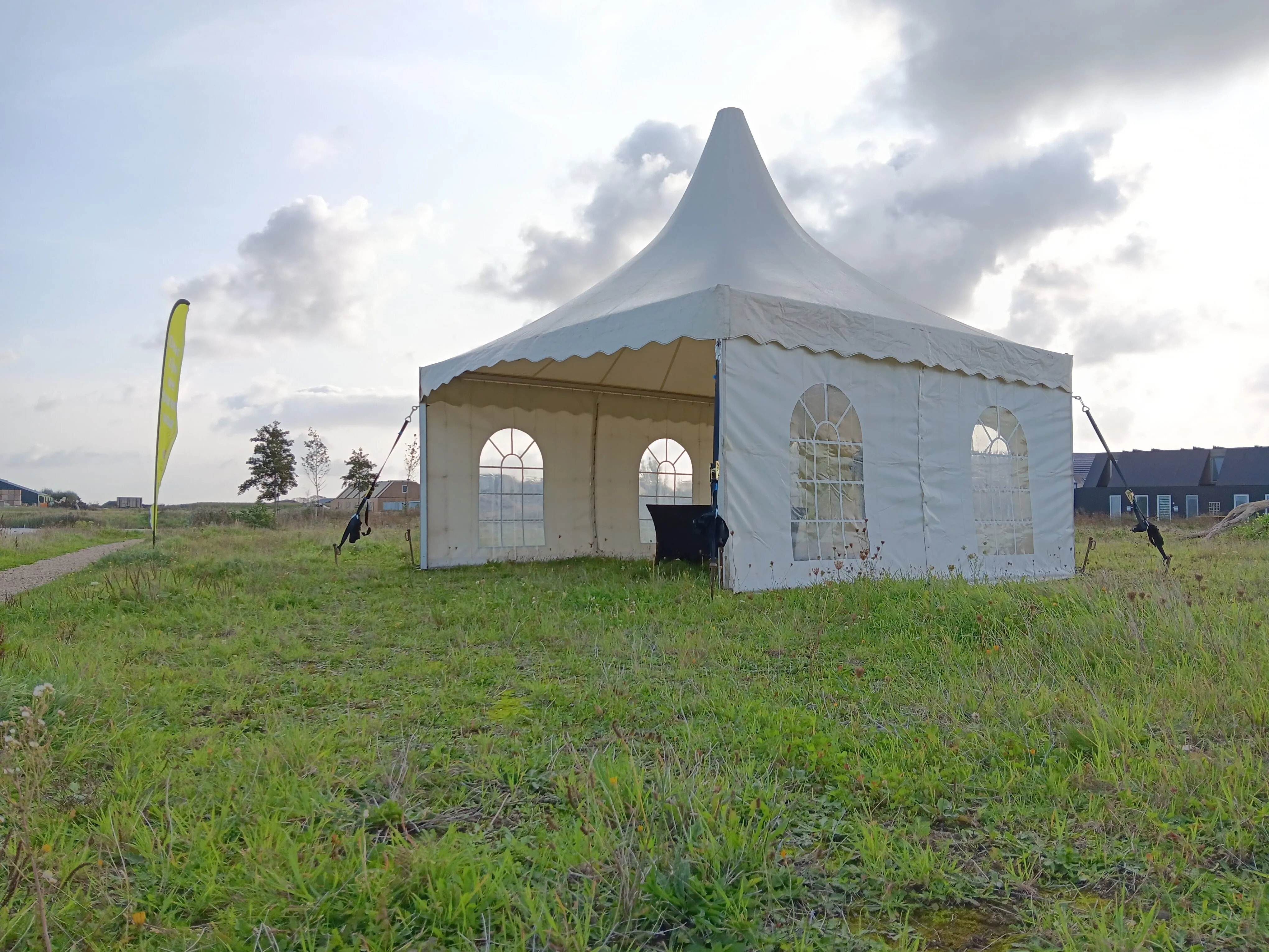 Tent Pagode 5 x 5 meter met zeilen zijwanden