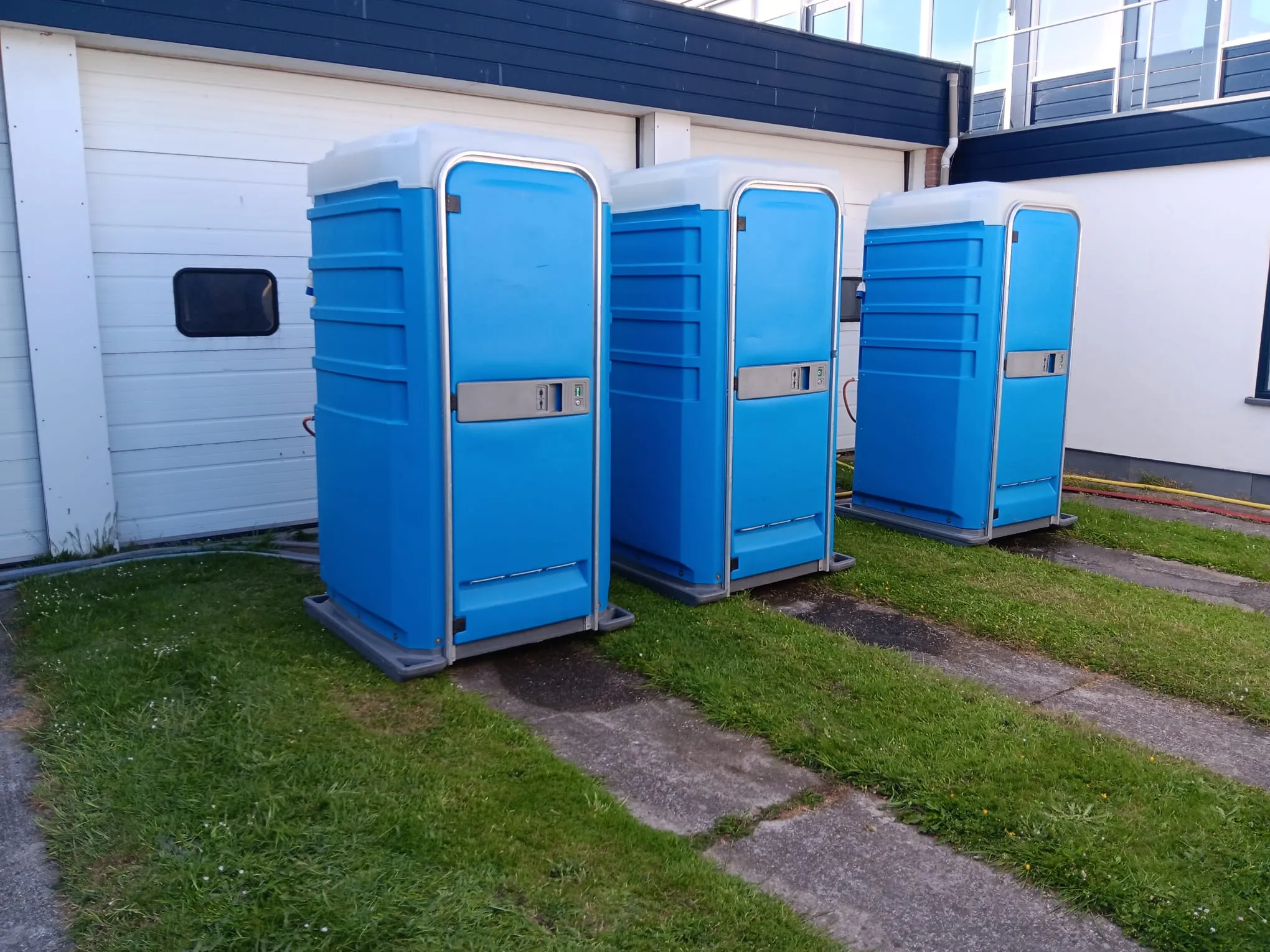 Douchecabine met warmwater/geiser