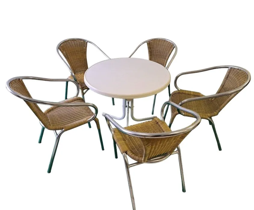 Terrastafel set rond Ø85 cm met 5 stoelen.