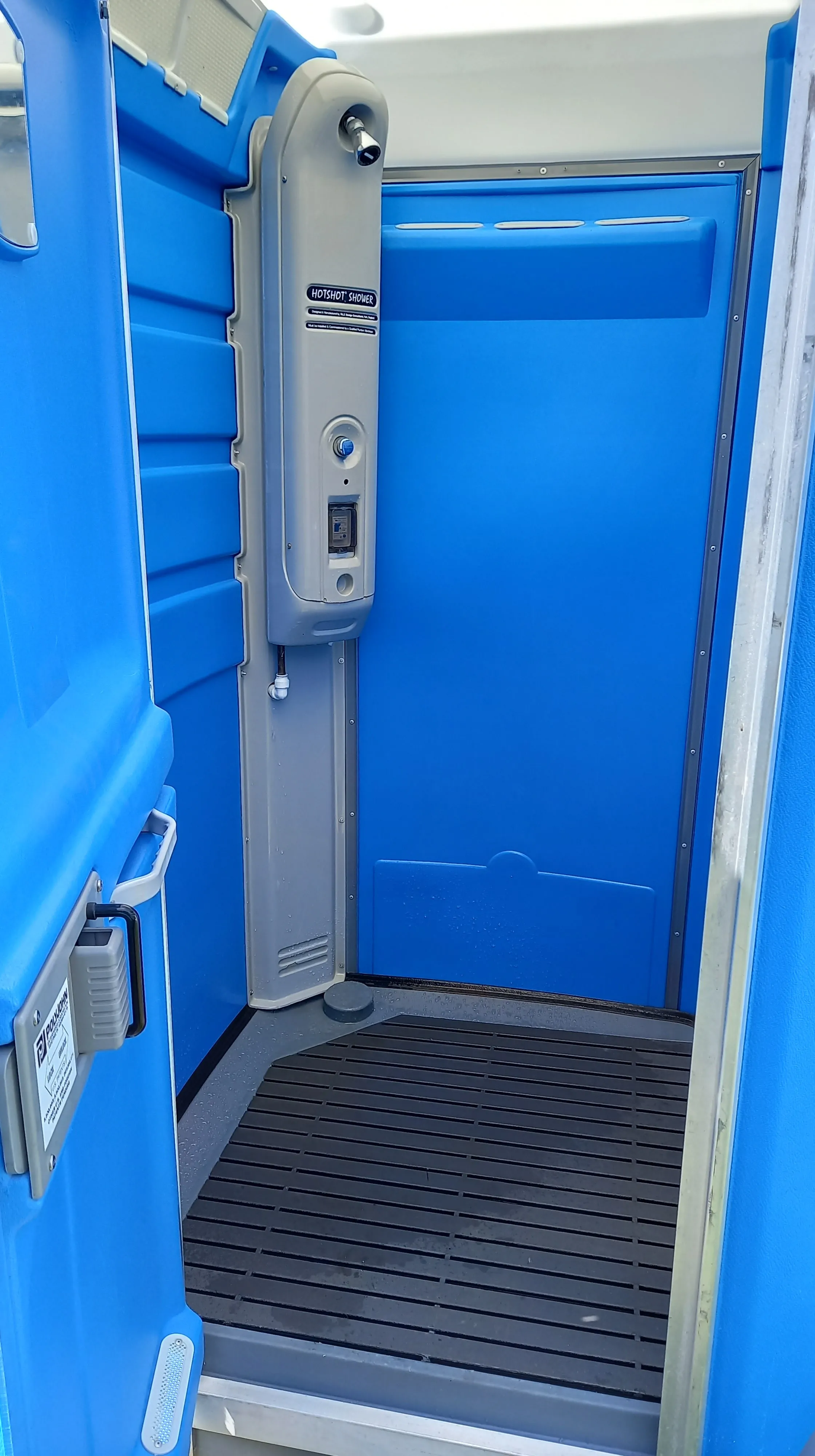 Douchecabine met warmwater/geiser