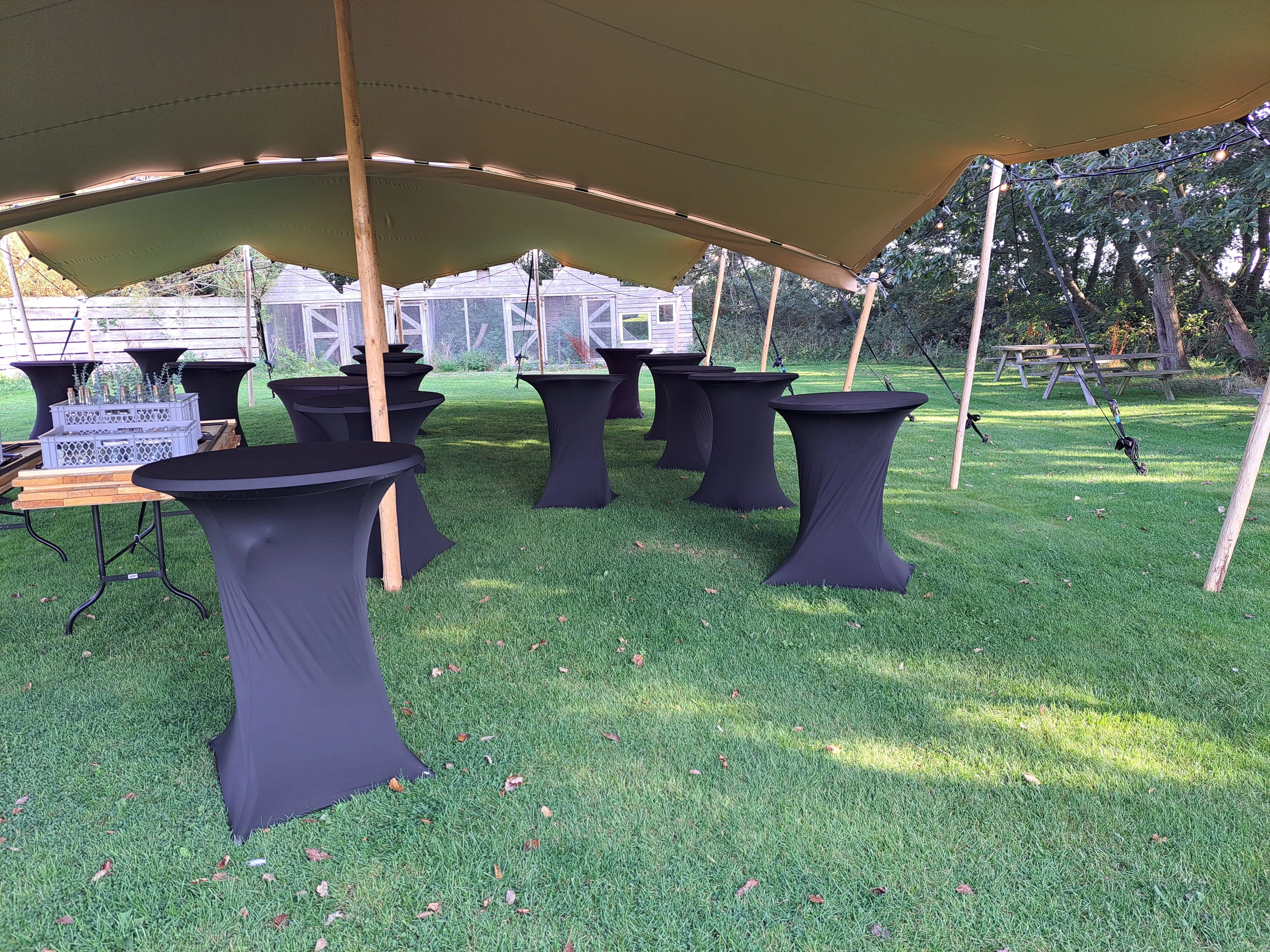 Stretchtent 7,5x10 meter zandkleur.