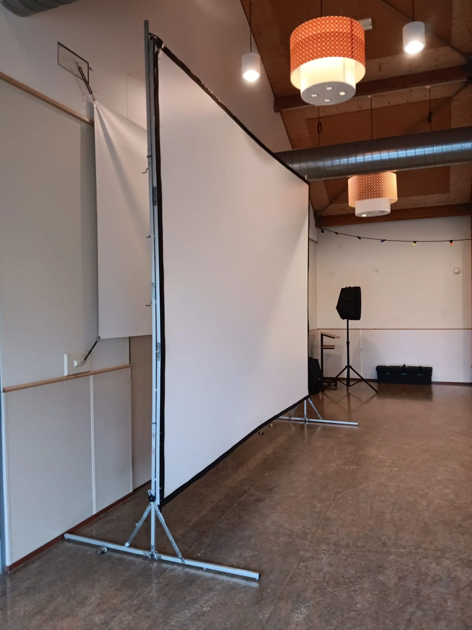 Projectiescherm opzicht 320 x 427 cm met frame