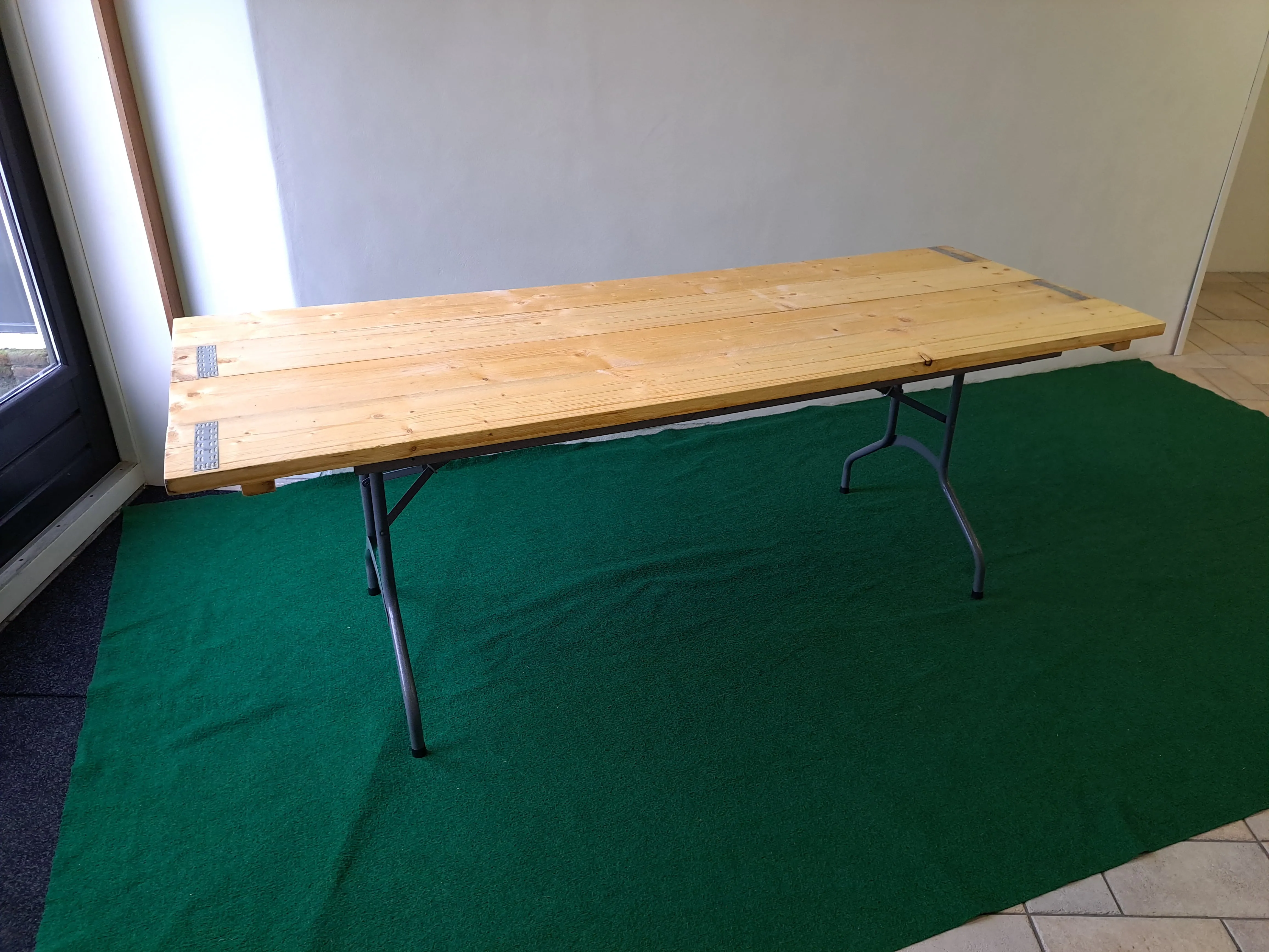 Dinertafel Steigerhout op stalen frame (Festival style)