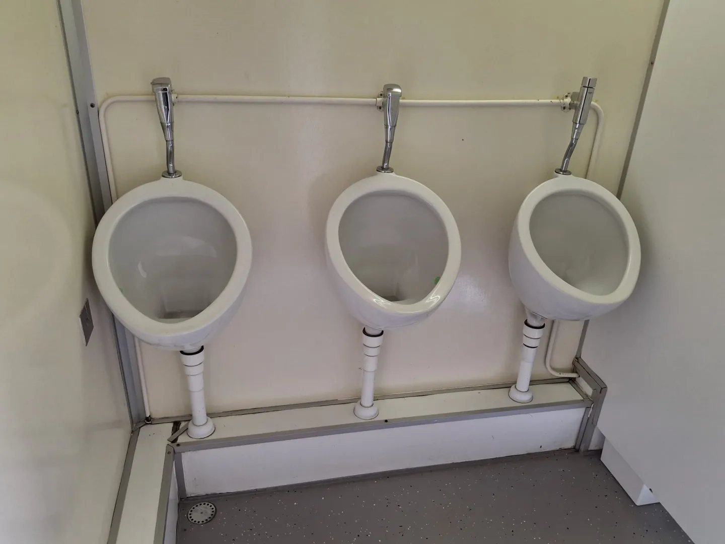 Toiletwagen Texel 4 toiletten en 3 urinoirs (Per dag/avond)
