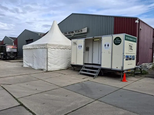 Toiletwagen Texel 4 toiletten en 3 urinoirs (Per dag/avond)