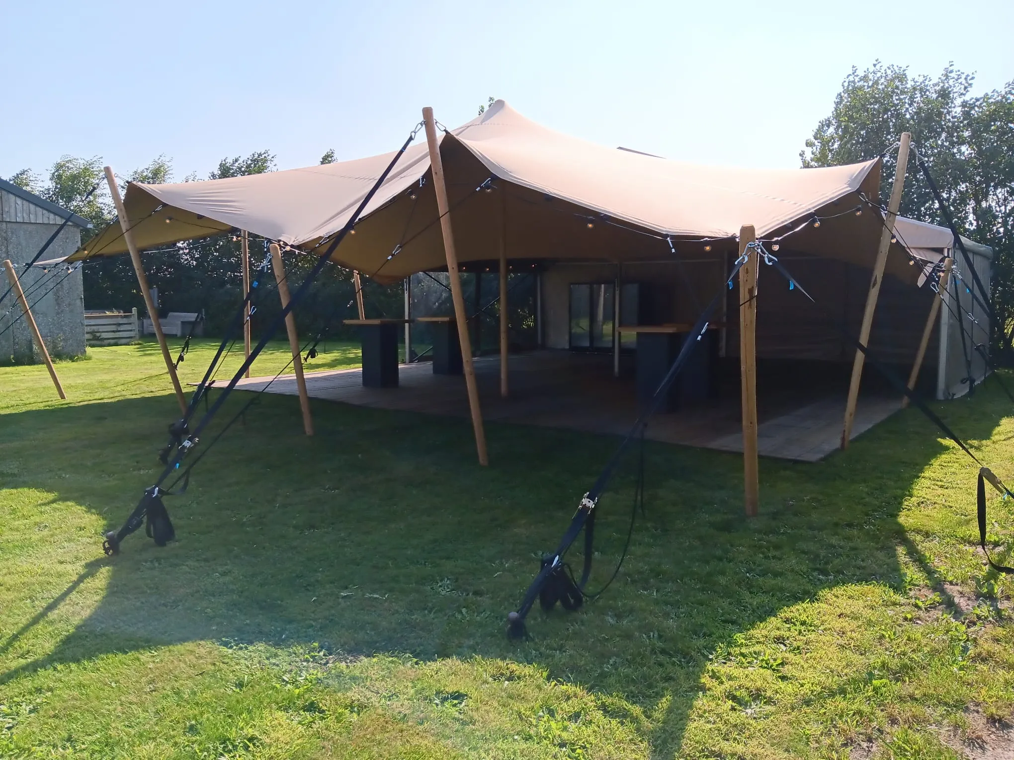 Tent alu hal met Stretchtent luifel Zandkleur