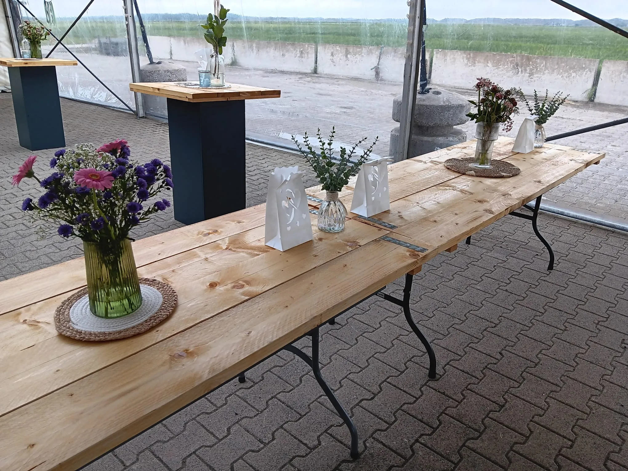 Tafel met Steigerhout blad (festival style) 77x210 cm.