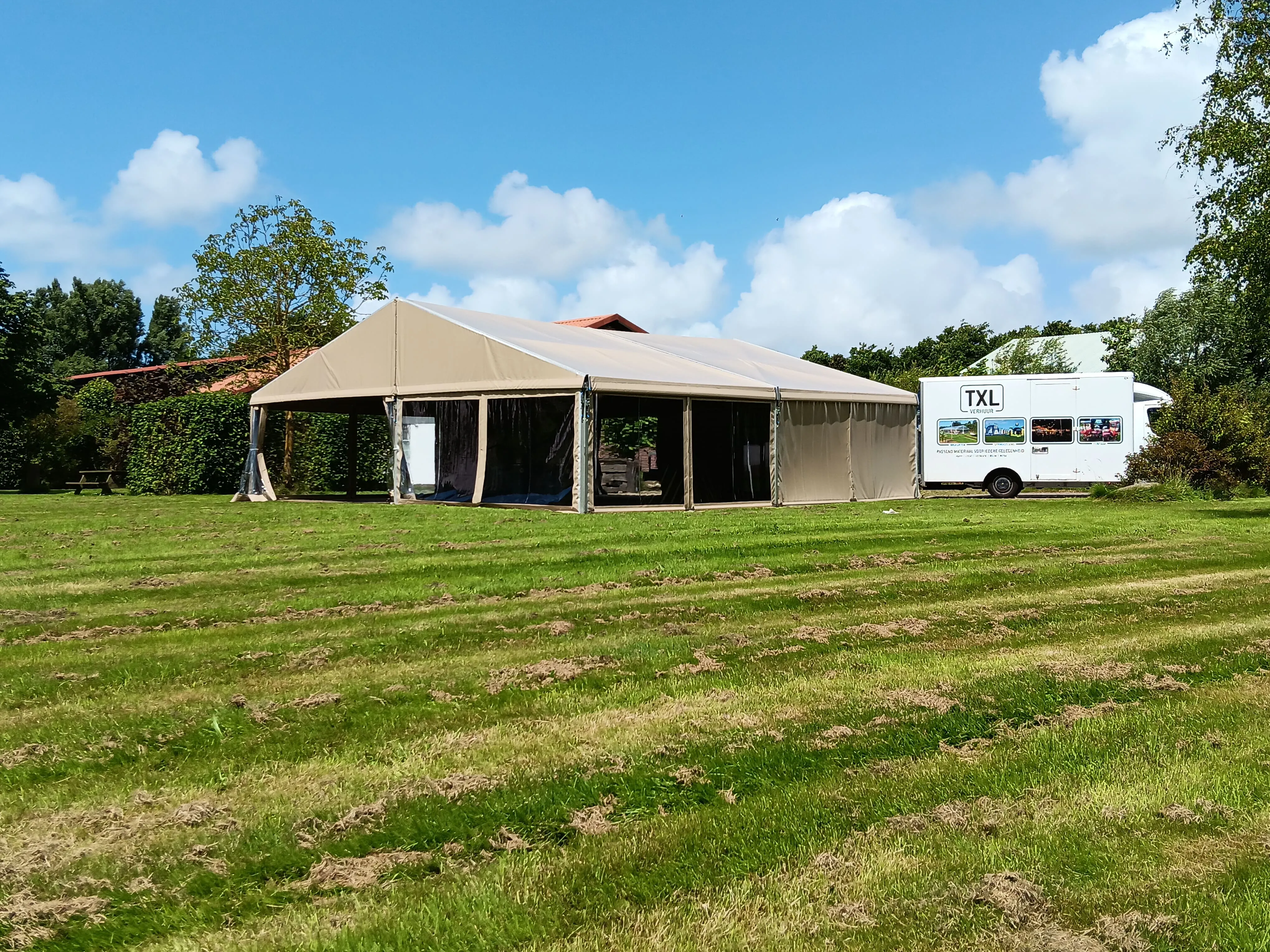 Tent aluHal H10 in zandkleur (Nieuw)