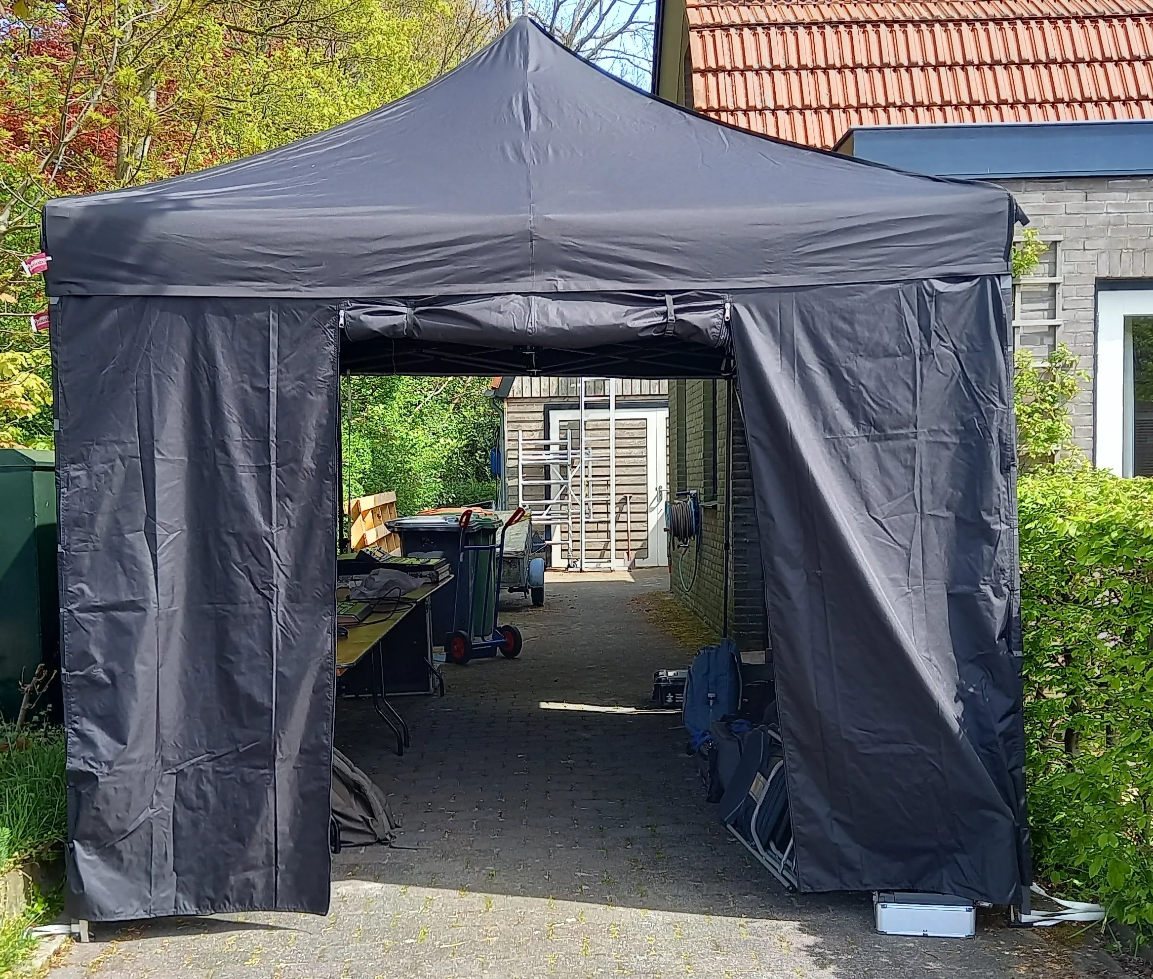 Easyup tent Zwart 3x3 meter incl. zijwanden