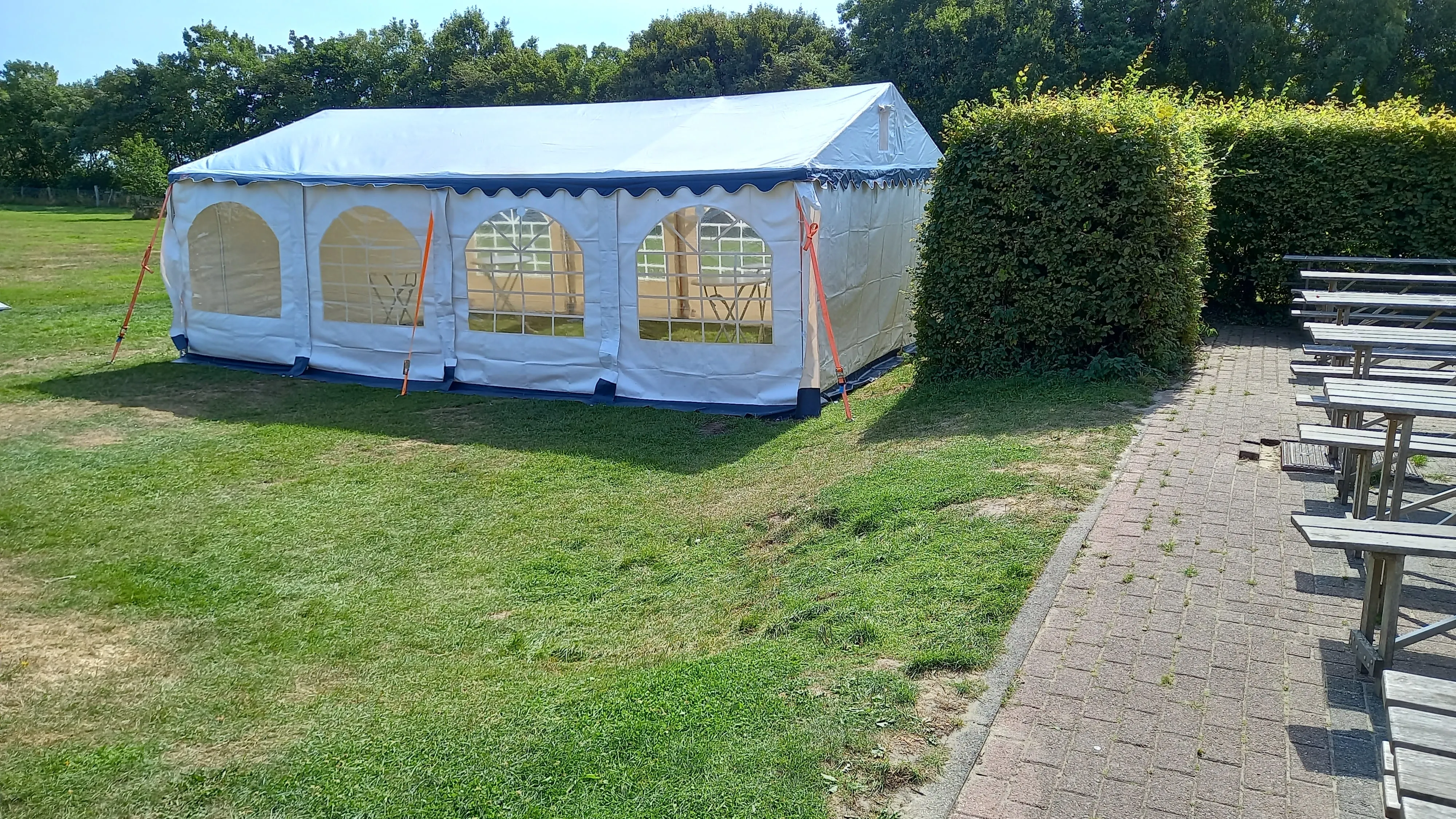 Partytent overkapping 5x8 meter PVC exclusief zijwanden. (Door ons opgezet)