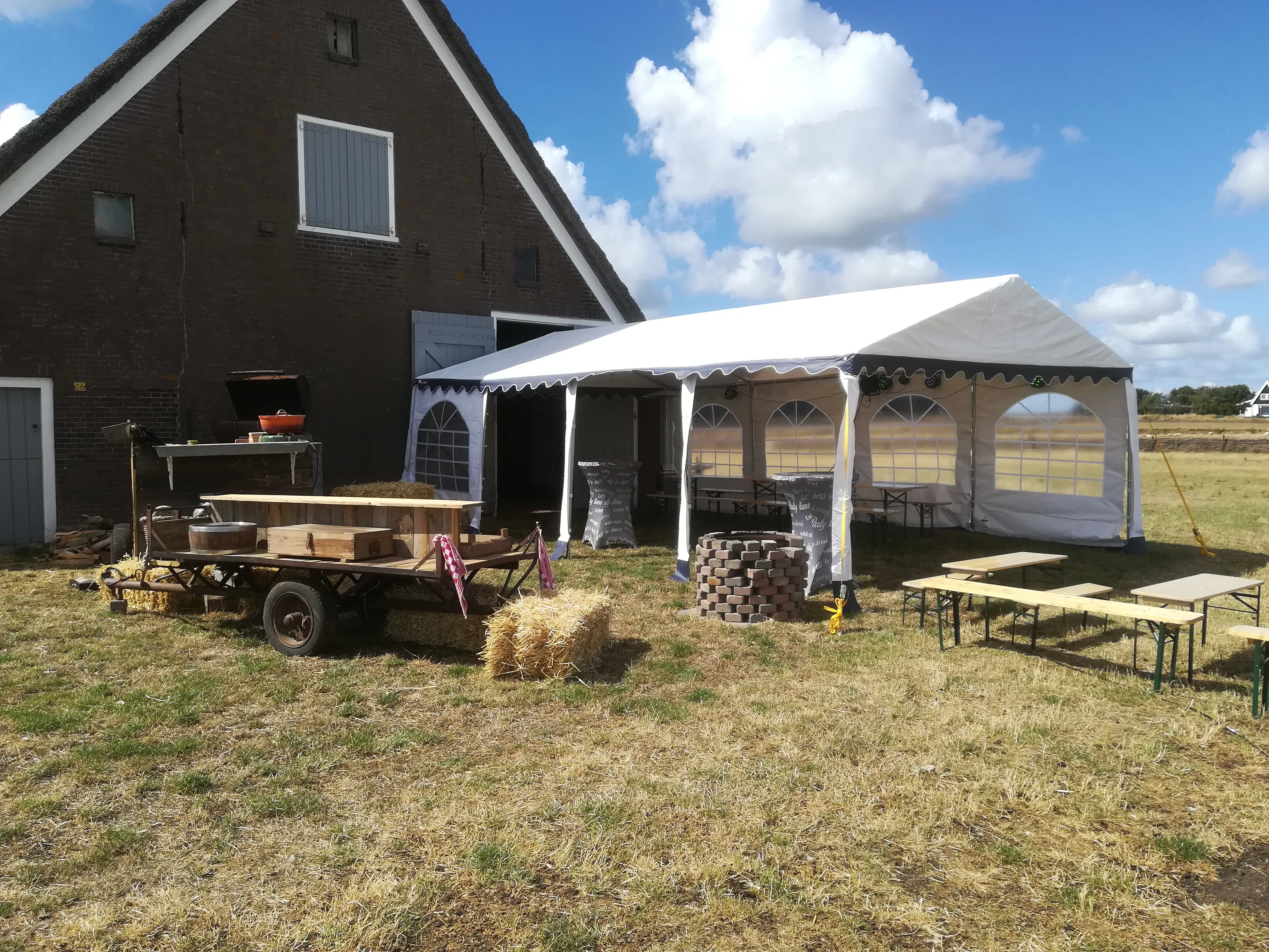 Partytent overkapping 5x8 meter PVC exclusief zijwanden. (Door ons opgezet)
